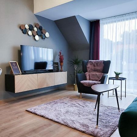 Linden Apartman 107 Glamour (Adults Only) Mosonmagyaróvár Kültér fotó