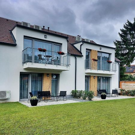 Linden Apartman 107 Glamour (Adults Only) Mosonmagyaróvár Kültér fotó