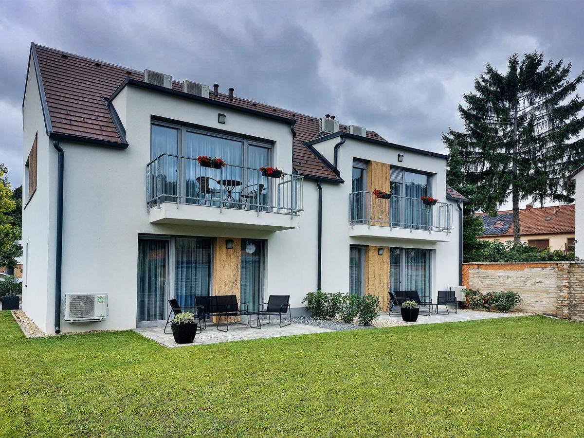 Linden Apartman 107 Glamour (Adults Only) Mosonmagyaróvár Kültér fotó