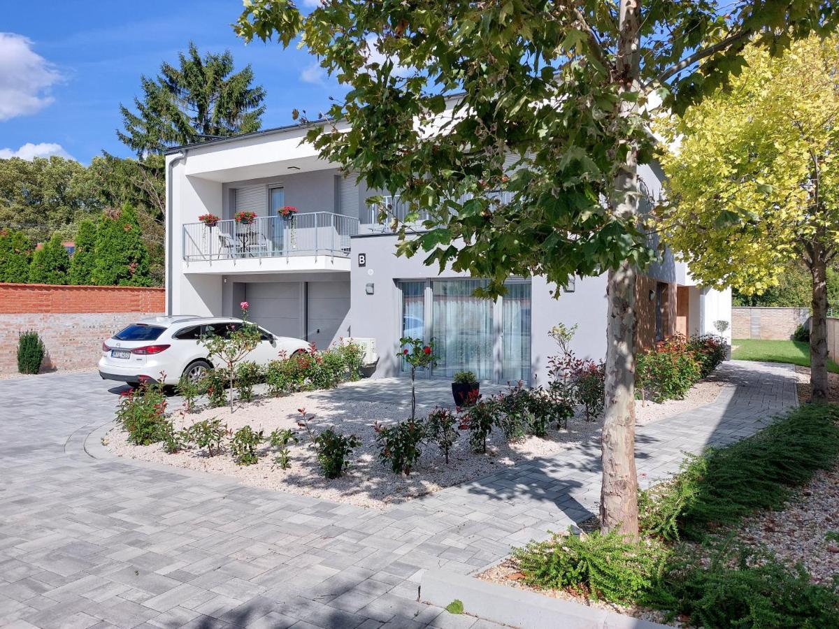 Linden Apartman 107 Glamour (Adults Only) Mosonmagyaróvár Kültér fotó