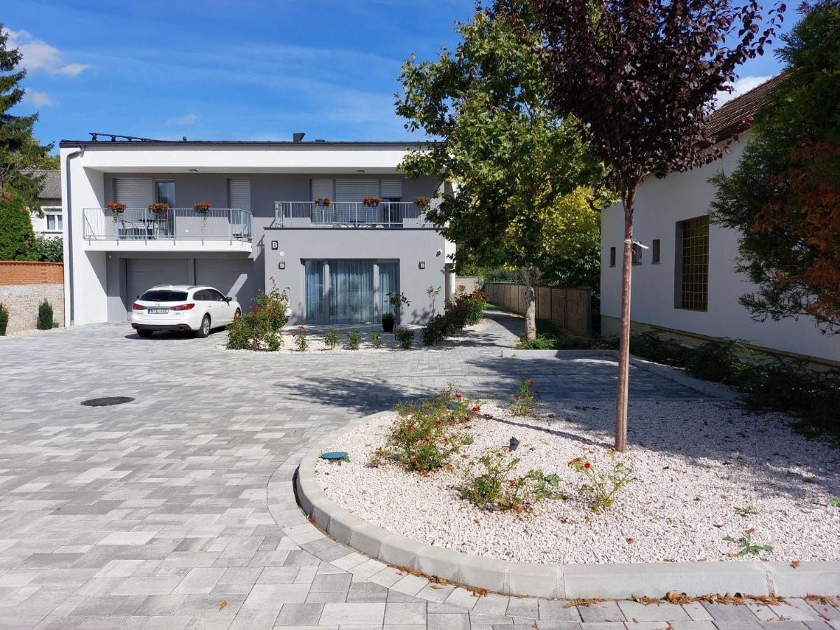 Linden Apartman 107 Glamour (Adults Only) Mosonmagyaróvár Kültér fotó